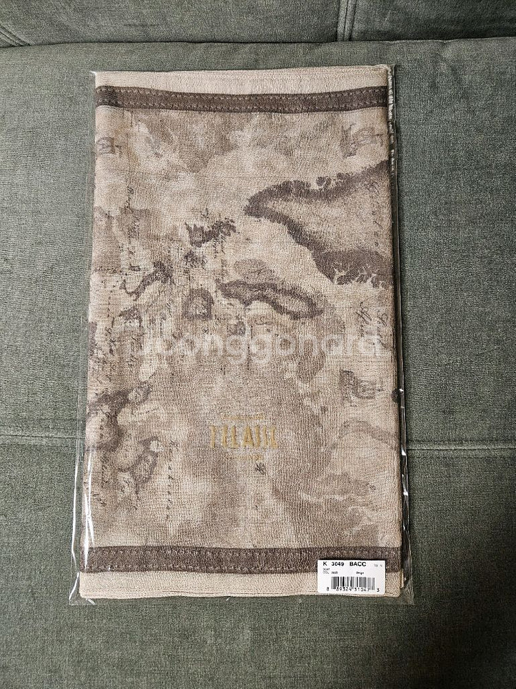 프리마클라쎄 트윌 울실크 100% 스카프 판매해요--7