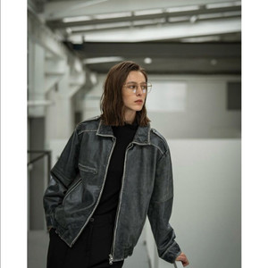 시아쥬 리얼 가죽자켓 팝니다.