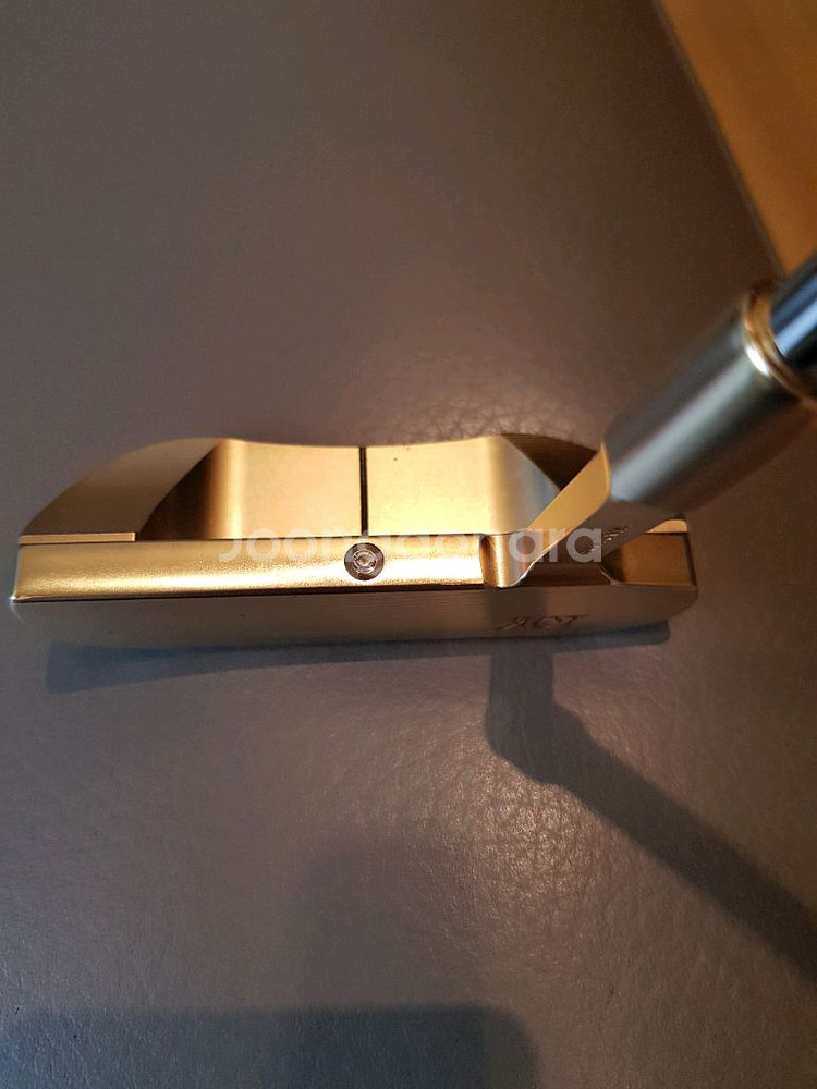 정품 일제 고바야시지로 로얄골드 33인치 퍼터 판매해요--2