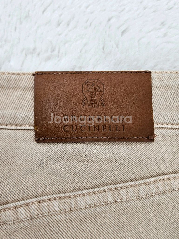 브루넬로 쿠치넬리 트래디셔널 핏 베이지 데님팬츠--5