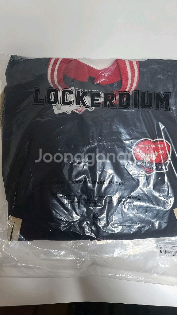 엘지트윈스 키르시 콜라보 바시티 점퍼 판매합니다.--1