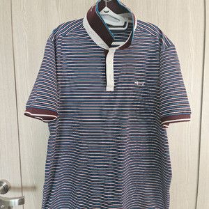 루이까스텔 스트라이프 폴로티 팝니다 (사이즈 110)