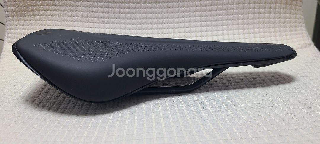 (신품) 스캇 싱크로스 벨카라 자전거 안장.--2