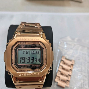 지샥 GMW-B5000GD-4DR