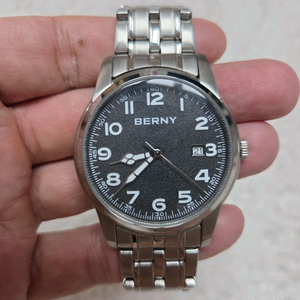 머피 오마주 버니 쿼츠 시계