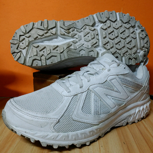 뉴발란스 MT410V5(US11표기290추천사이즈285