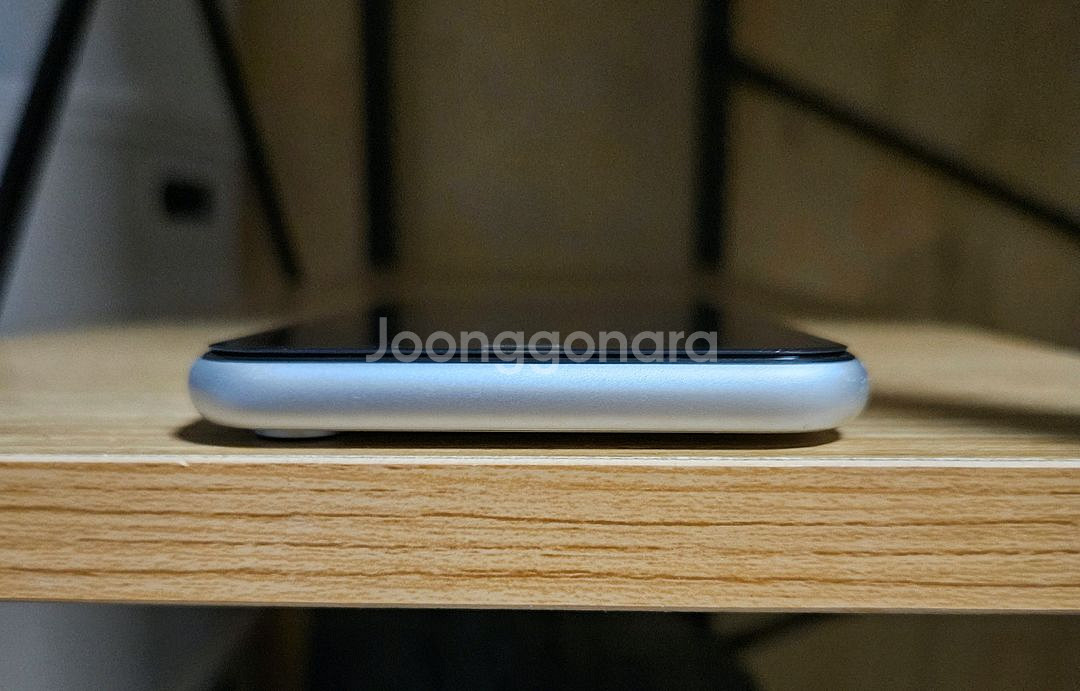 아이폰 XR 64GB 화이트 (상태 좋습니다)--2