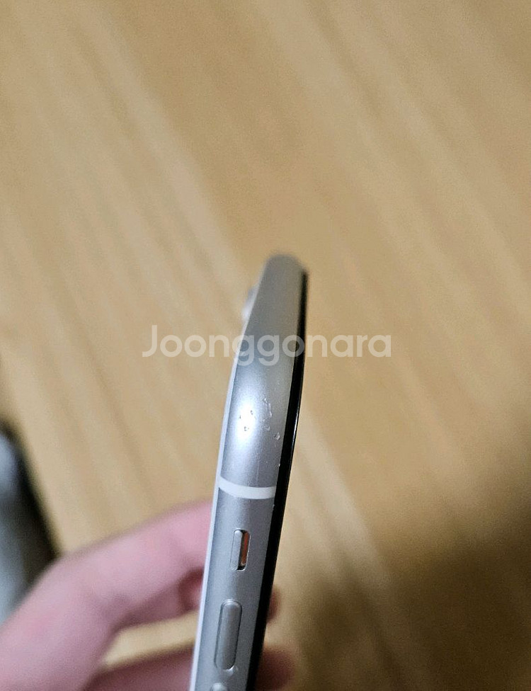 아이폰 XR 64GB 화이트 (상태 좋습니다)--7