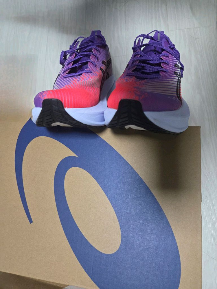 러닝화 아식스 메가블라스트 265 신품급 판매.--6