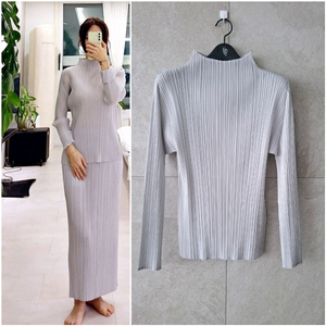 새상품.플리츠플리즈 라이트그레이 베이직 반목탑 이세이미