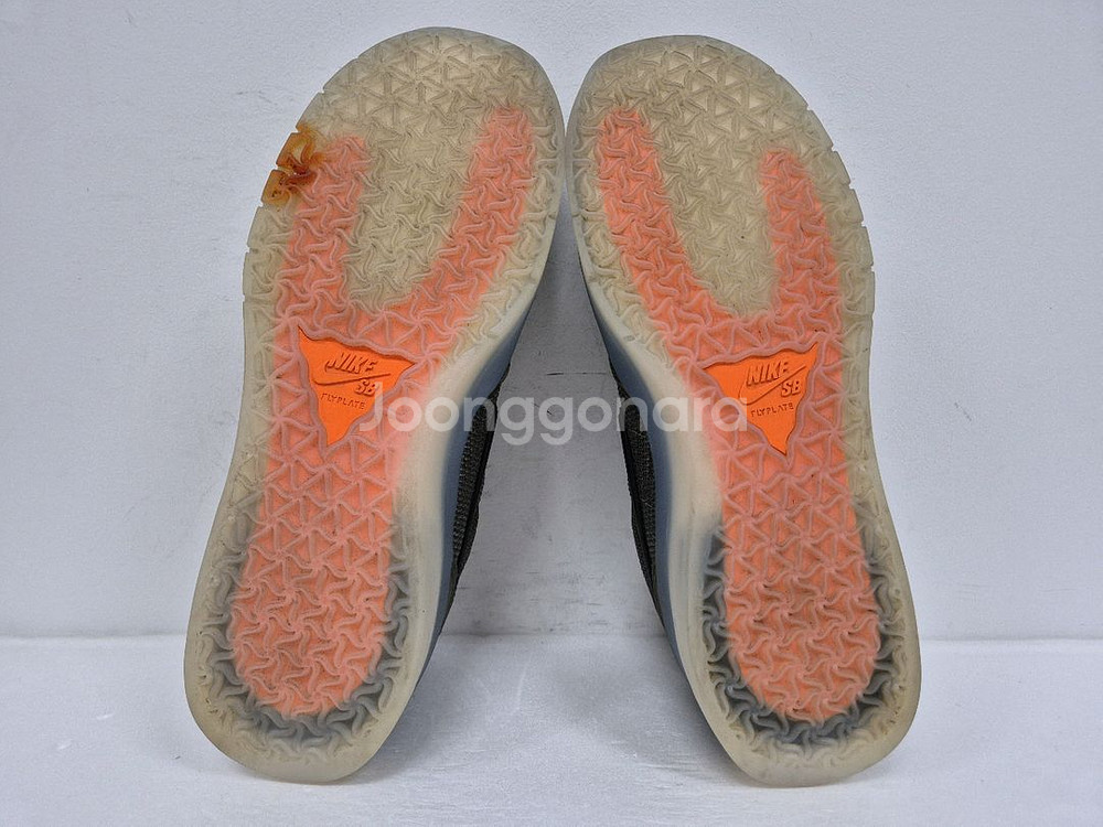 나이키 스케이트보드 스니커즈 275--6