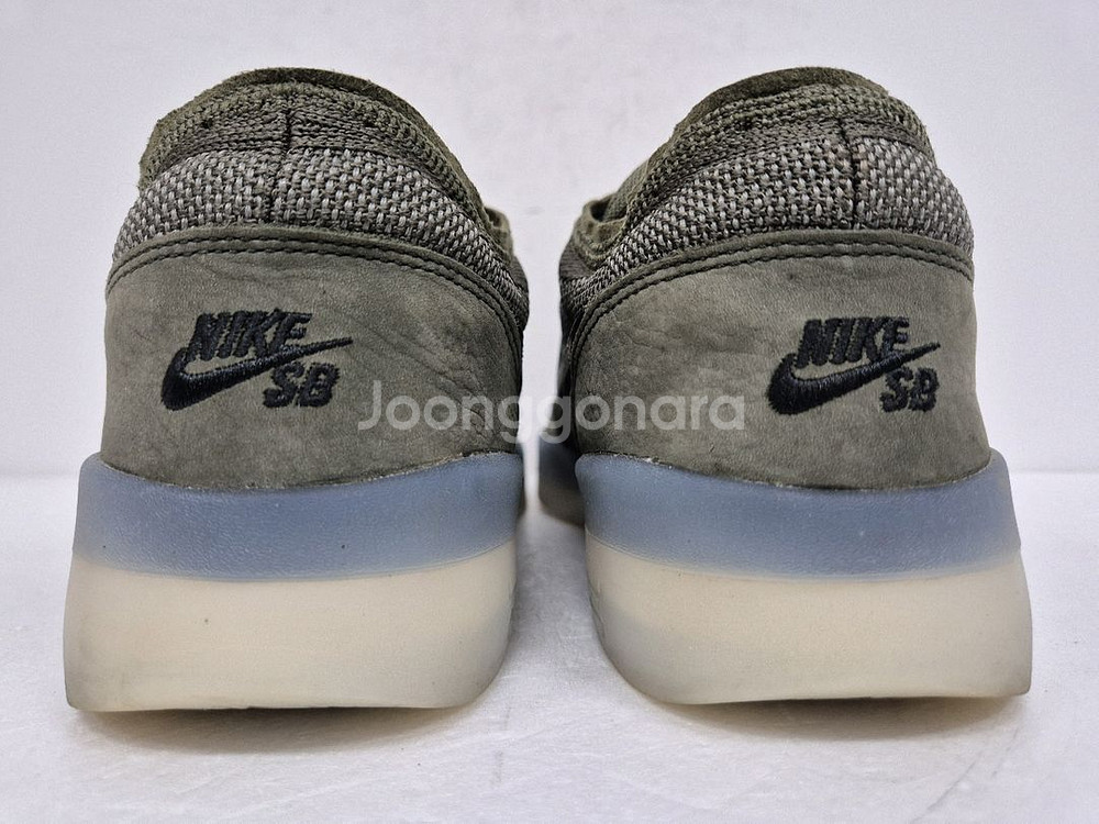 나이키 스케이트보드 스니커즈 275--5