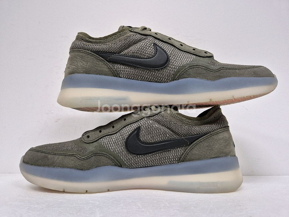 나이키 스케이트보드 스니커즈 275--4