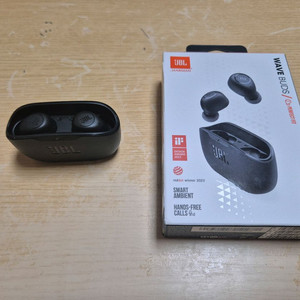 JBL Wave Buds 블랙 무선이어폰 팝니다.