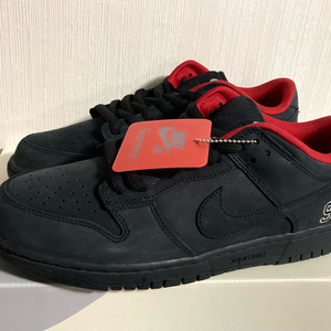 나이키 슈프림 덩크SB 블랙 300