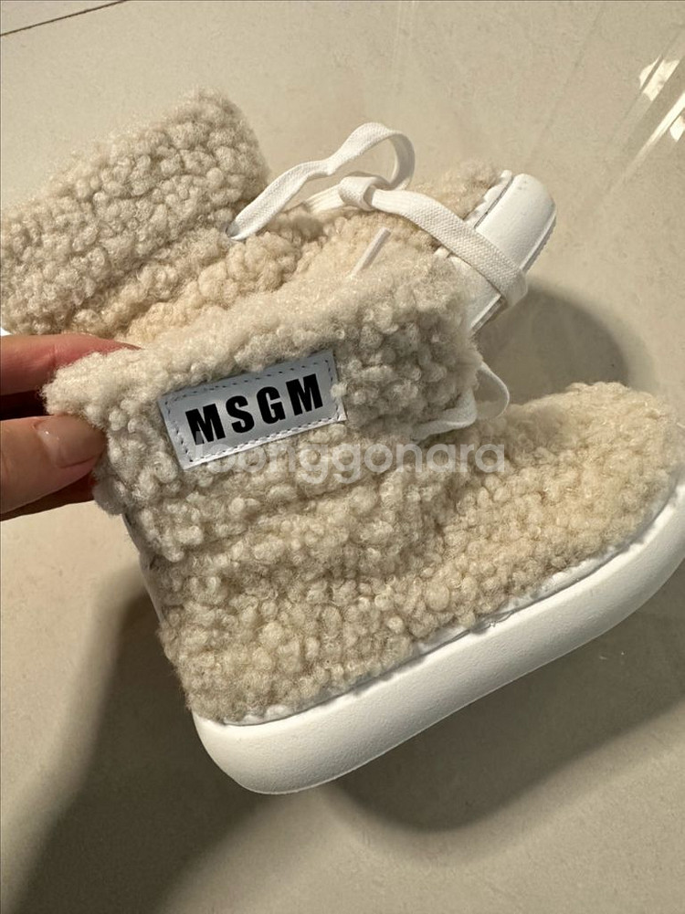 MSGM 키즈 뽀글이 털 부츠 아이보리 (160)새상품--1