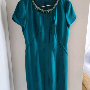 LYNN 린 에메랄드 넥 장식 초록 원피스