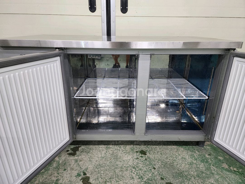 업소용 1500 테이블냉장고 판매합니다--1