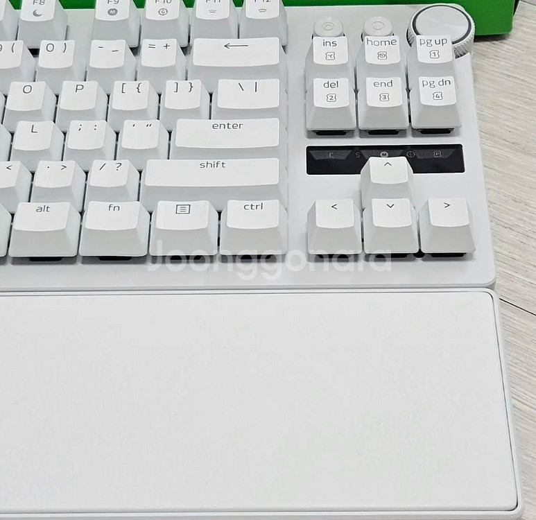 레이저 헌츠맨 V3 Pro tkl 화이트 에디션--3