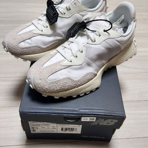 (새상품) 뉴발란스 327문빔화이트(245)