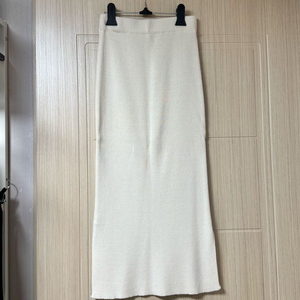 크림아이보리 니트스커트
