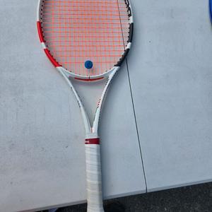 바볼랏 퓨어스트라이크 98/305g 2그립 판매합니다.