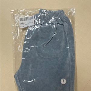 아떼아떼스튜디오 코듀로이팬츠 5사이즈 새상품