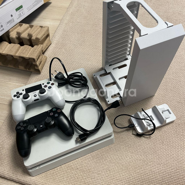 풀박스 PS4 슬림 2218B 1TB 컨트롤러2개 게임--5