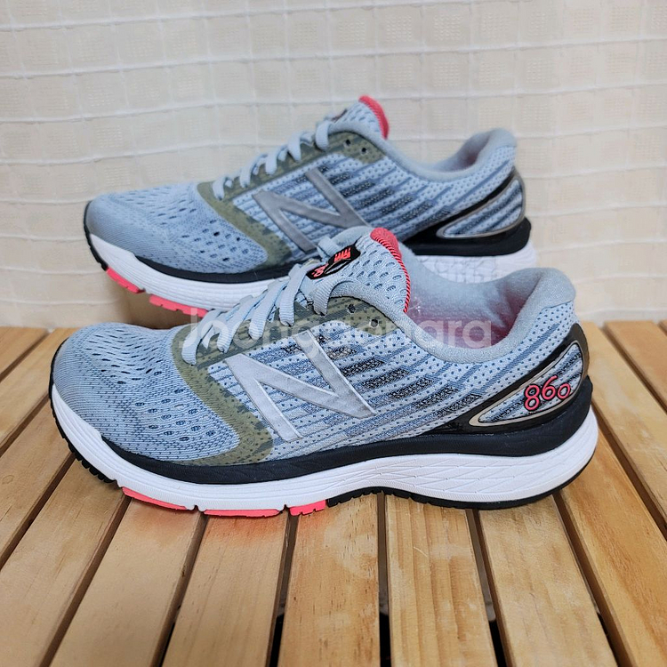 뉴발란스860 런닝화 운동화 240--1