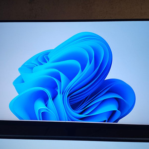 삼성 32인치 4K 모니터