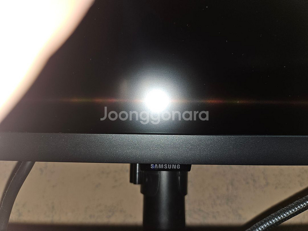 삼성 32인치 4K 모니터--2