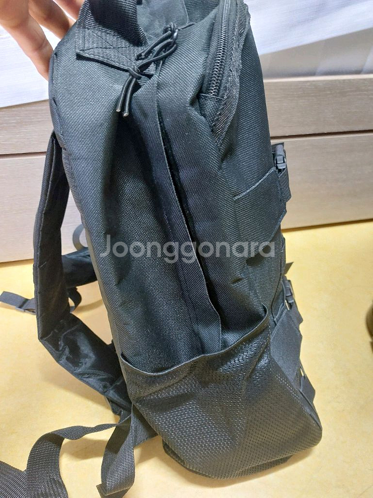 칼하트 킥플립 백팩 블랙 팝니다--1