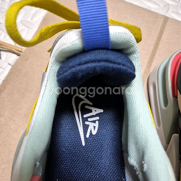 나이키 에어맥스 퓨리오사 라탄 웜샌드 운동화 우먼240--6