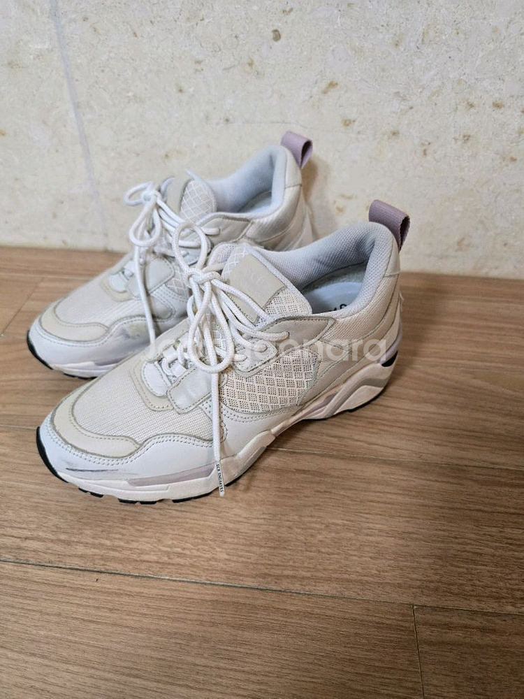 슈콤마보니 스니커즈 키높이운동화 235(송혜교신발)--2