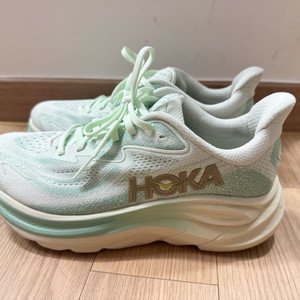 호카 클리프톤 240사이즈