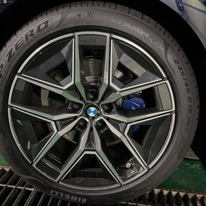 BMW 520i 출고타이어 피렐리 P ZERO