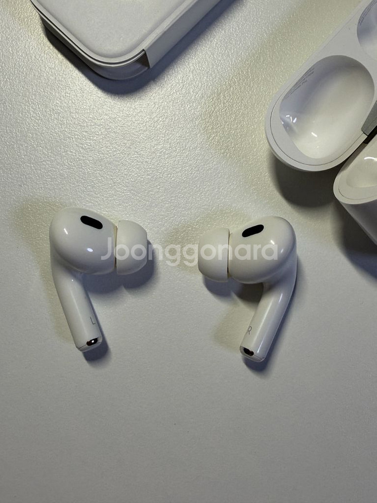 에어팟 프로2 S급 풀박스 + 케이블, 케이스 제공--2