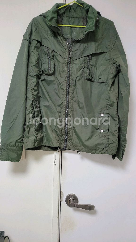 남성 야상 점퍼 XL 사이즈입니다색상은 카키색--0