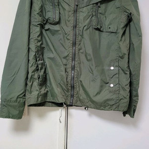 남성 야상 점퍼 XL 사이즈입니다색상은 카키색