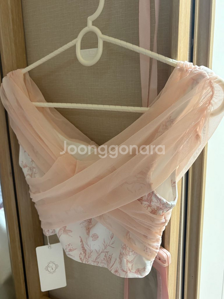 그레이스유 오프숄더 페리 탑 상의--4