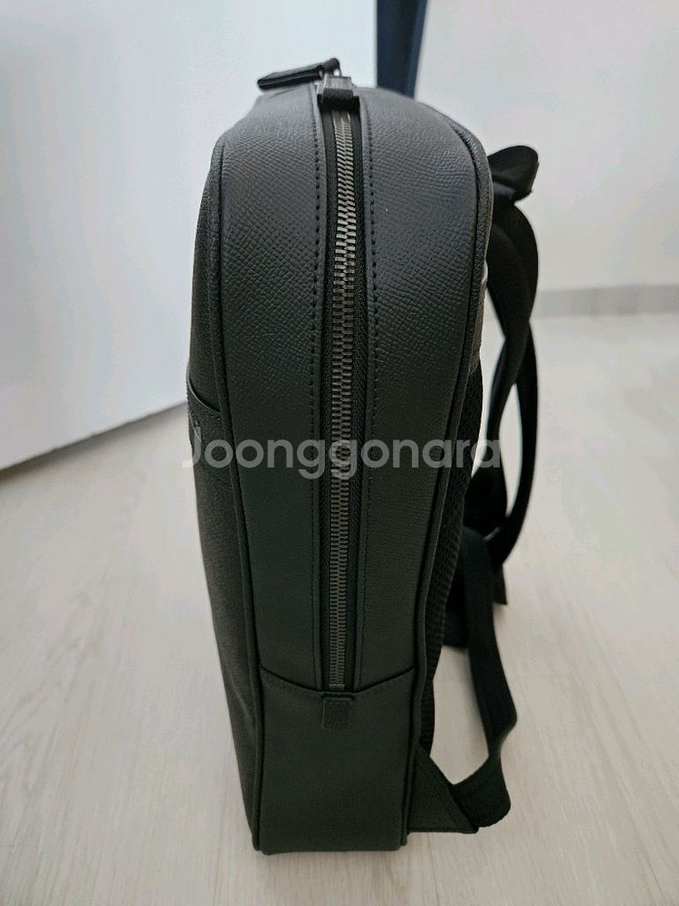 닥스 남성 가죽 블랙 백팩 팝니다(DBBA4E337)--1