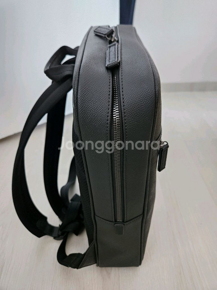 닥스 남성 가죽 블랙 백팩 팝니다(DBBA4E337)--2