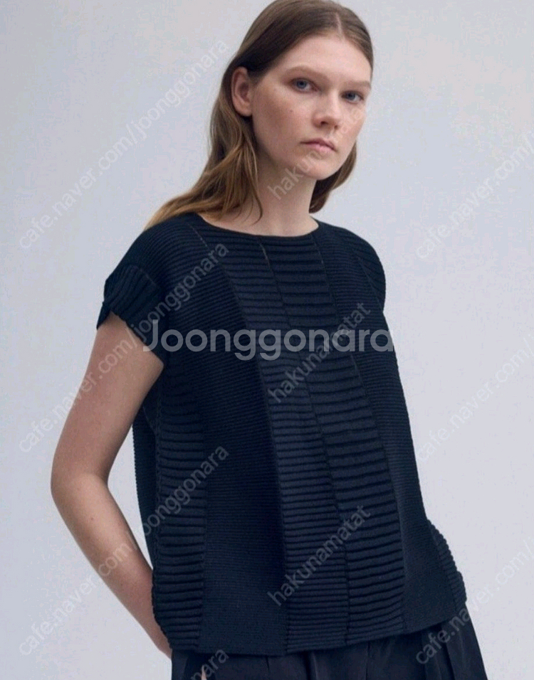 이세이미야케 플리츠플리즈 칼럼니트 탑 블랙 새상품--0