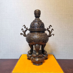 [ 중국 향로 ] 연화문 수지이 삼족향로 높이 32cm