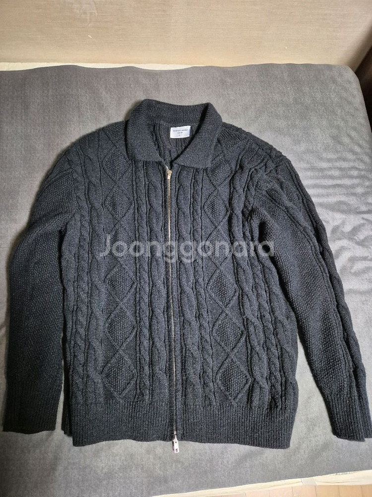 [미사용품] 카라 케이블 니트 집업--1