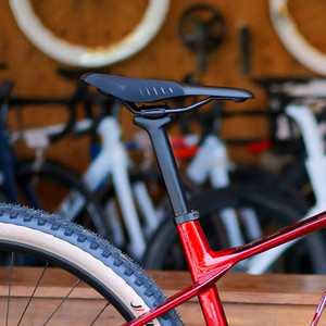 bmc투스트로크 카본싯포스트 구합니다.