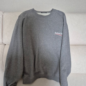 발렌시아가 웨이브로고 맨투맨