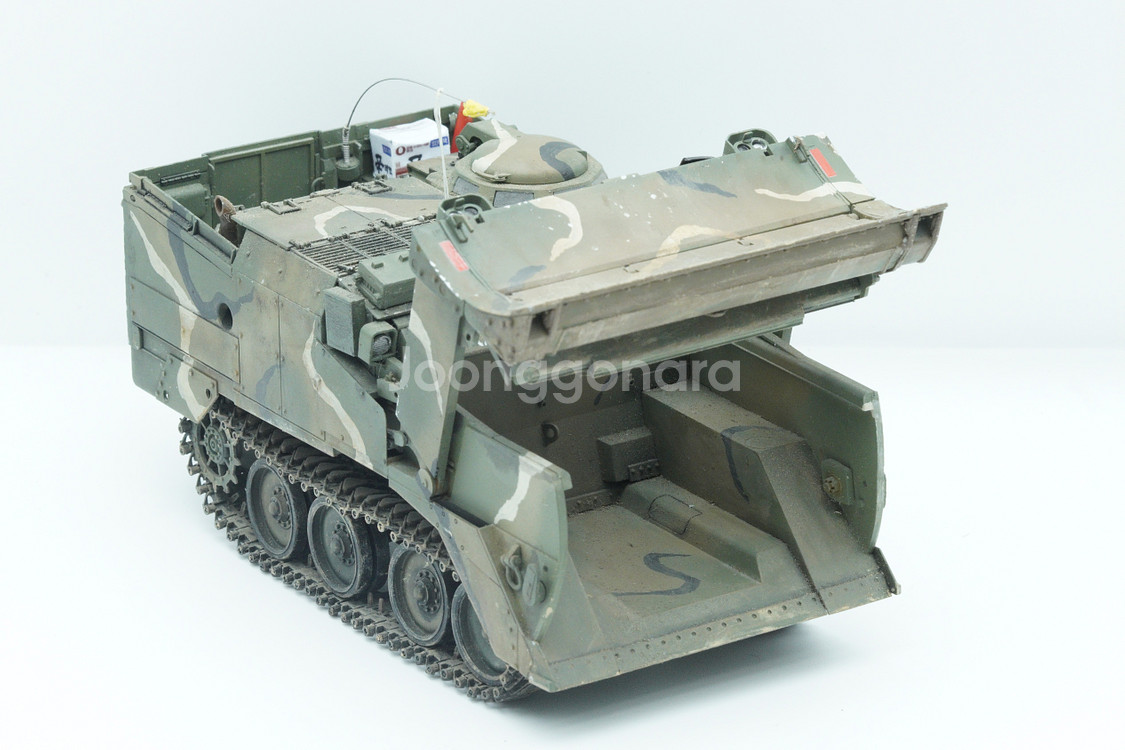 1/35 KM-9 ACE 공병장갑차 완성작 판매합니다.--3
