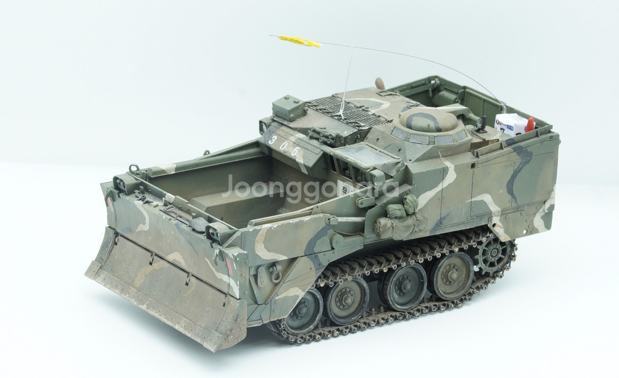 1/35 KM-9 ACE 공병장갑차 완성작 판매합니다.--0