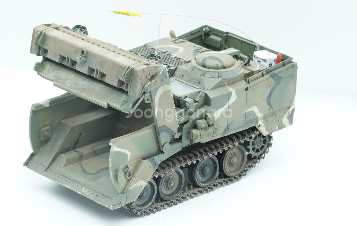 1/35 KM-9 ACE 공병장갑차 완성작 판매합니다.--4